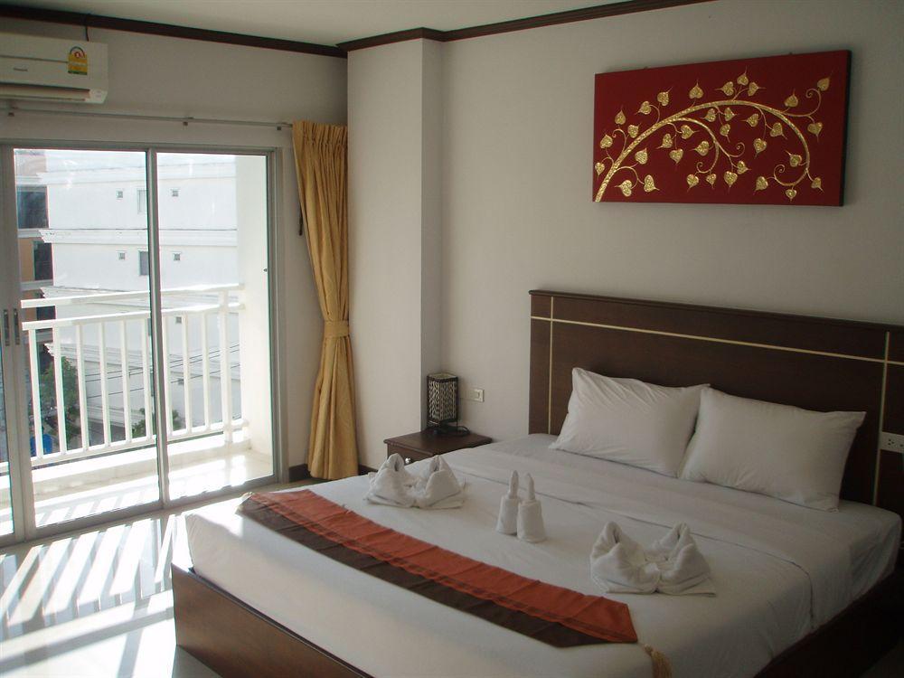 Soleluna Hotel Patong Bagian luar foto