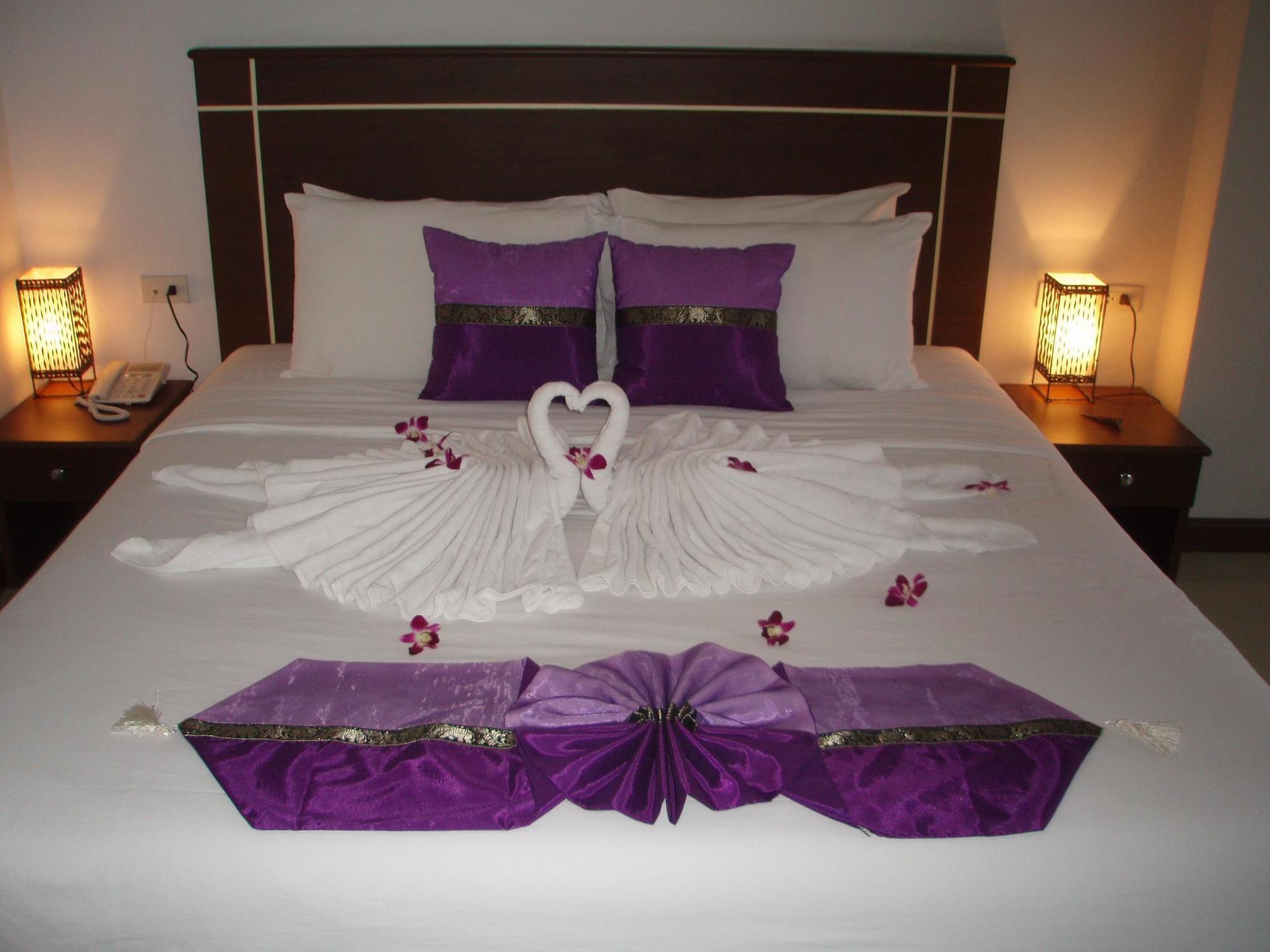 Soleluna Hotel Patong Bagian luar foto