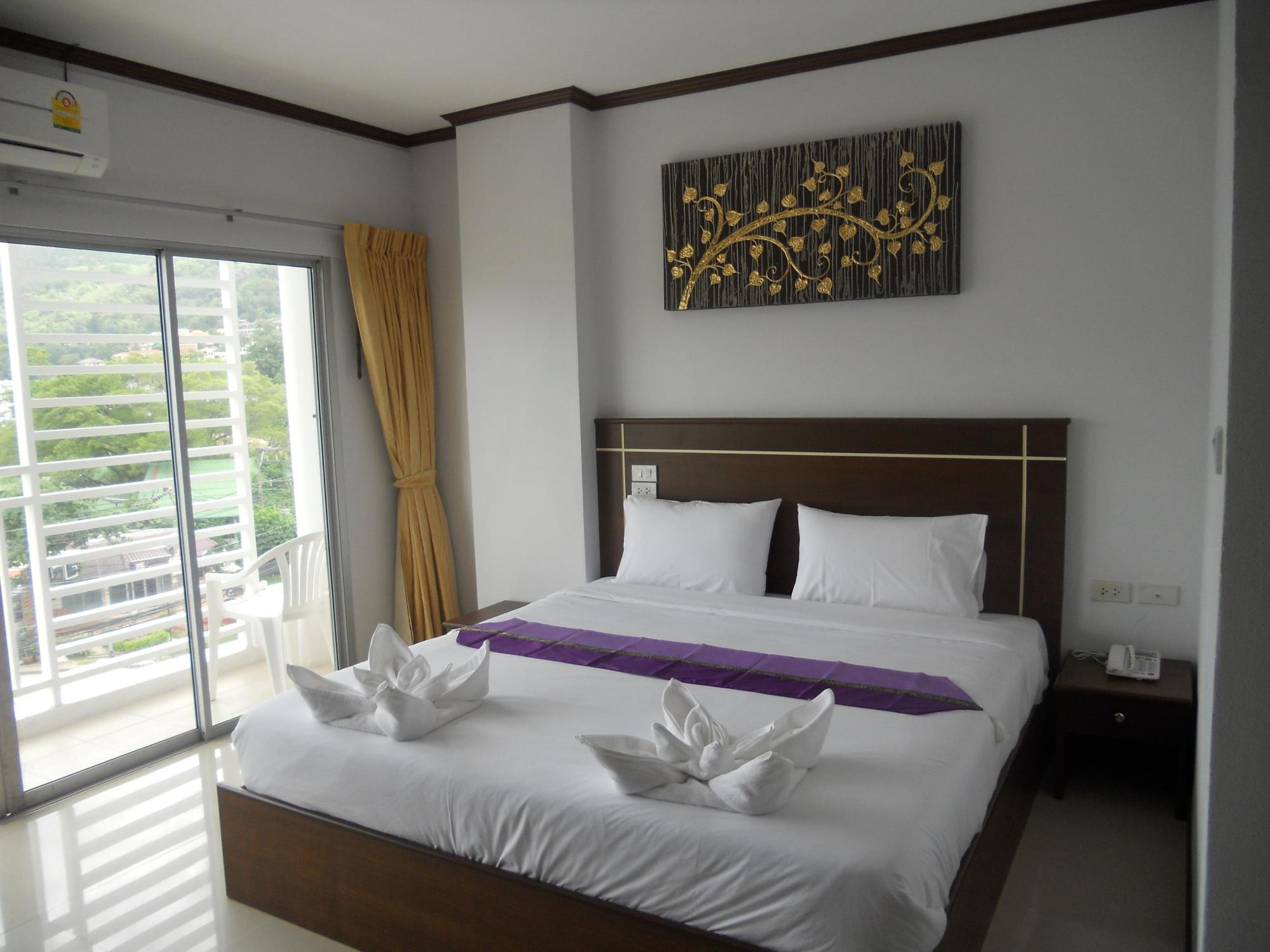 Soleluna Hotel Patong Bagian luar foto