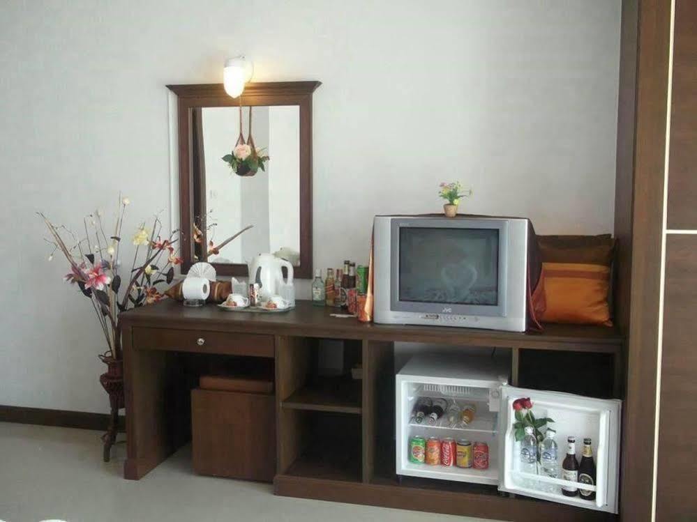 Soleluna Hotel Patong Bagian luar foto