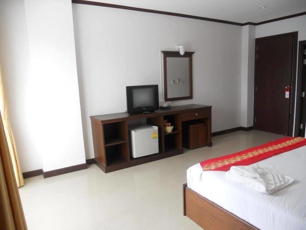 Soleluna Hotel Patong Bagian luar foto