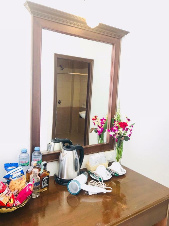 Soleluna Hotel Patong Bagian luar foto